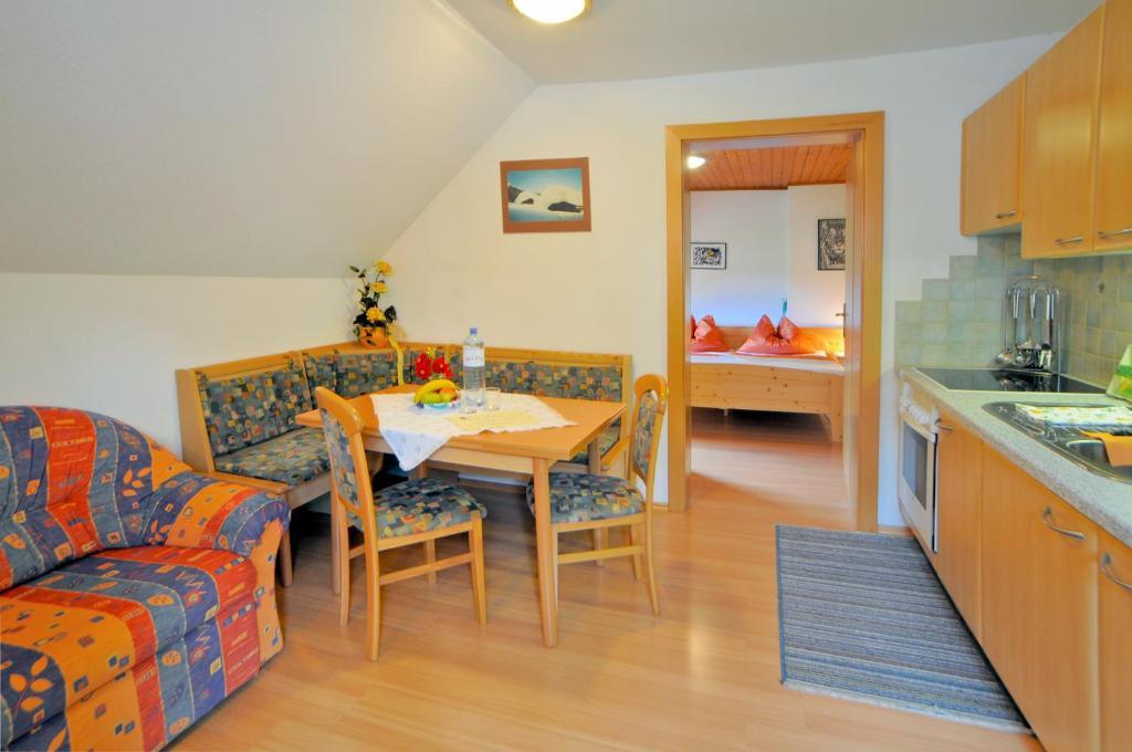 Haus Lukasser Grobming Habitación foto