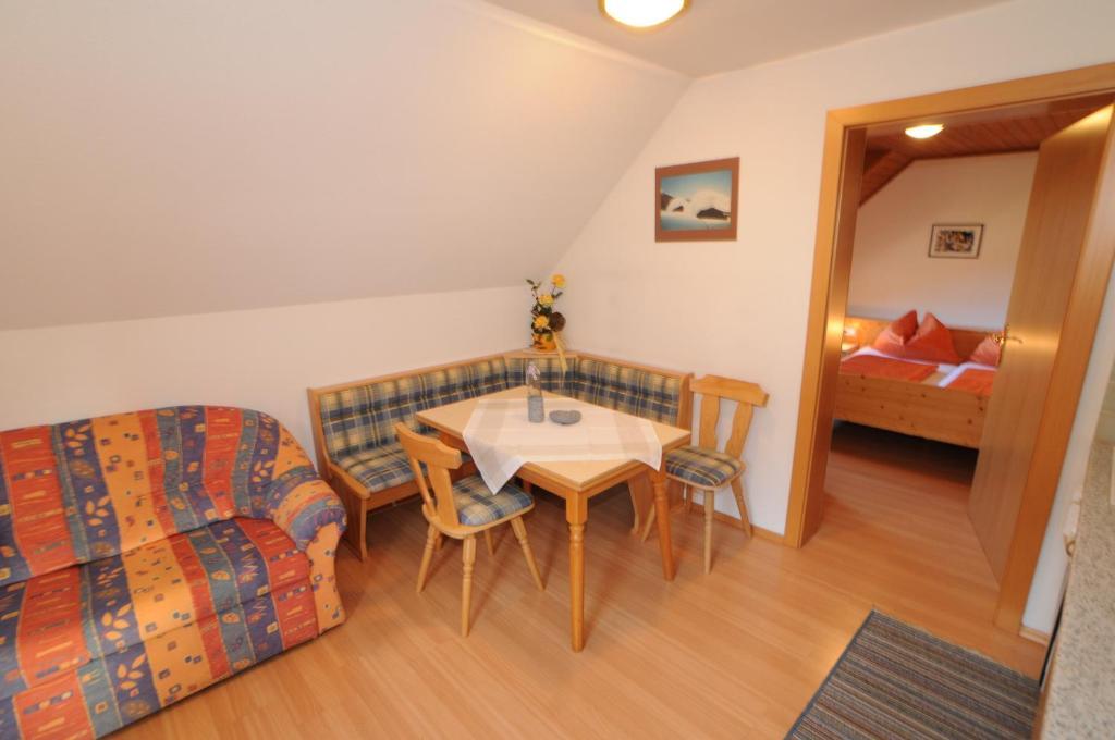 Haus Lukasser Grobming Habitación foto